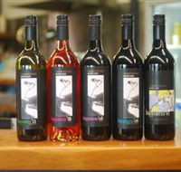 Chapman River Cellar Door - New Castle Holiday