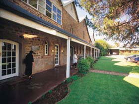 Annies Lane - New Castle Holiday 0