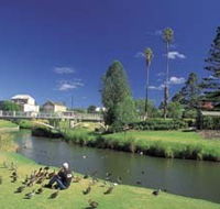 Strathalbyn Market - New Castle Holiday