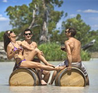 Caudo Vineyard Cellar Door - New Castle Holiday