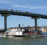 Paddle Steamer Oscar W - New Castle Holiday