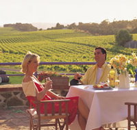 Maxwell Wines and Ellen Street Restaurant - New Castle Holiday