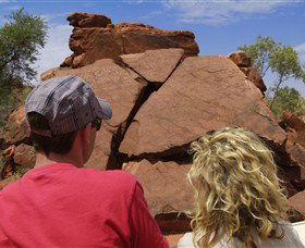 Ewaninga Rock Carvings Conservation Reserve - New Castle Holiday 0