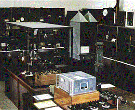 UQ Physics Museum - New Castle Holiday 0