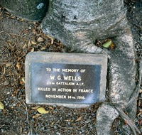 Eumundi War Memorial - New Castle Holiday