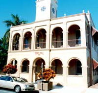 Mackay Town Hall - New Castle Holiday