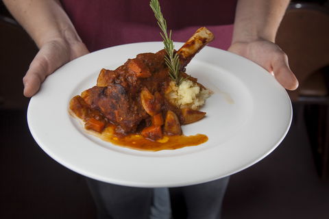 The Overlanders Steakhouse - New Castle Holiday 0