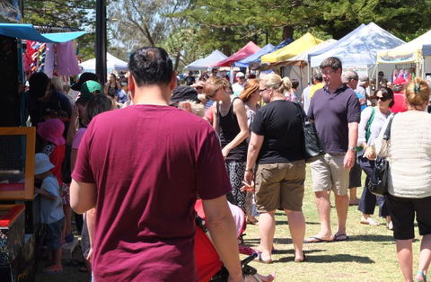 Burleigh Heads Markets - New Castle Holiday 1