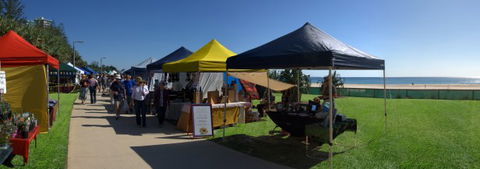 Burleigh Heads Markets - New Castle Holiday 7