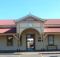 Maryborough Railway Station - New Castle Holiday
