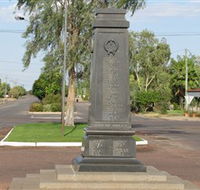 Winton War Memorial - New Castle Holiday