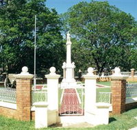 Boonah War Memorial and Memorial Park - New Castle Holiday