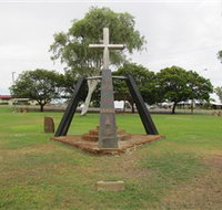Richmond War Memorial - New Castle Holiday