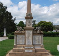 Boer War Memorial and Park - New Castle Holiday