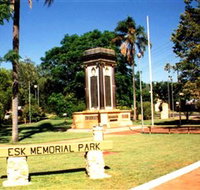 Esk War Memorial and Esk Memorial Park - New Castle Holiday