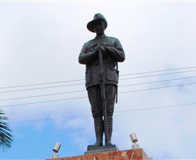 Charters Towers Memorial Cenotaph - New Castle Holiday 0