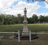 Apple Tree Creek War Memorial - New Castle Holiday