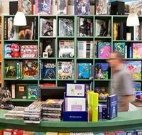 Lorne Beach Books - New Castle Holiday