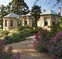 Buda Historic Home  Garden - New Castle Holiday