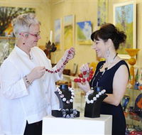 Town  Country Gallery - New Castle Holiday