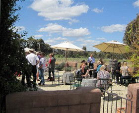 Flynns Wines & Heathcotean Bistro - New Castle Holiday 0