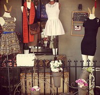 Frou Frou Designs - New Castle Holiday