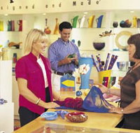 Shopping in The Rocks - New Castle Holiday