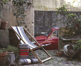 Ici Et La - New Castle Holiday 0