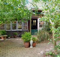 Gumnut Hideaway Gallery - New Castle Holiday