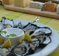 Oyster Shed on Wray Street - New Castle Holiday