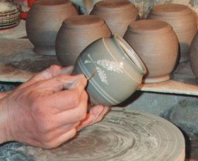 Nulladolla Pottery Group - New Castle Holiday 0