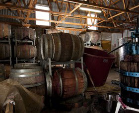 Zig Zag Rd Winery - New Castle Holiday 4