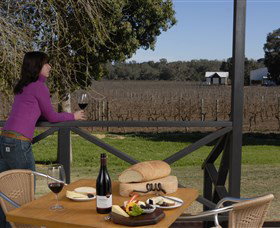 Upper Reach Winery And Cellar Door - New Castle Holiday 2