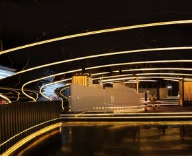 Bond Melbourne - New Castle Holiday 0