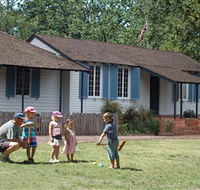 La Trobe's Cottage - New Castle Holiday