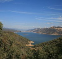 Burrinjuck Dam - New Castle Holiday