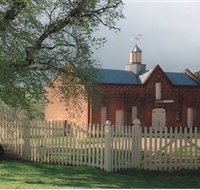 Cooma Cottage - New Castle Holiday