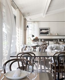 Polperro Winery - New Castle Holiday 0