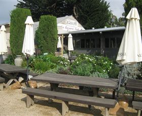 T'Gallant Winemakers - New Castle Holiday 1