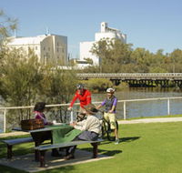 Avon River - New Castle Holiday