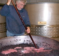 Mundoonen Winery - New Castle Holiday