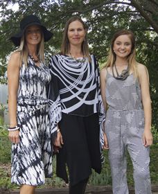 Sacs On Jenkins - New Castle Holiday 1