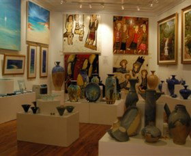 Articles Fine Art Gallery - New Castle Holiday 1