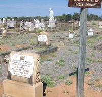 Blackall Cemetery - New Castle Holiday