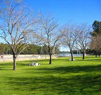 Lock 10 and Weir - New Castle Holiday