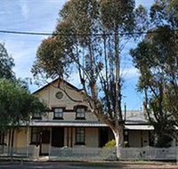 Euston Courthouse - New Castle Holiday