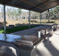 Yanga Woolshed picnic area - New Castle Holiday