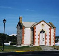 Royal Circus and Customs House in Robe - New Castle Holiday