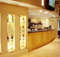 Finz Restaurant and Bar - New Castle Holiday