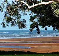 Beachfront Hotel - New Castle Holiday